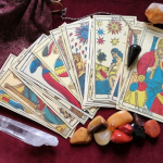 Nguồn gốc bài Tarot và cách bói bài tarot chuẩn nhất cho người mới